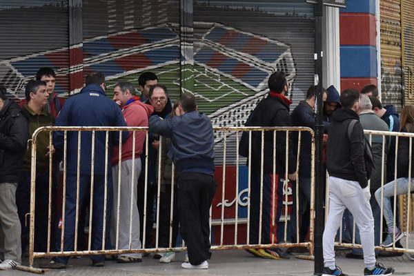 A gran ritmo arrancoacute la venta de entradas para los hinchas de San Lorenzo y Lanuacutes