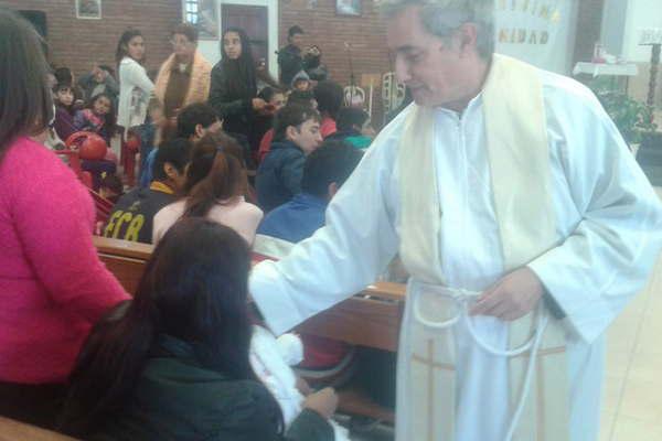 Oran por el paacuterroco de Cristo Rey internado en Buenos Aires