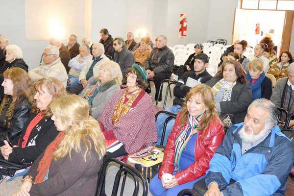 Se desarrolloacute con total eacutexito el IV Encuentro Provincial de Poetas y Escritores en La Banda