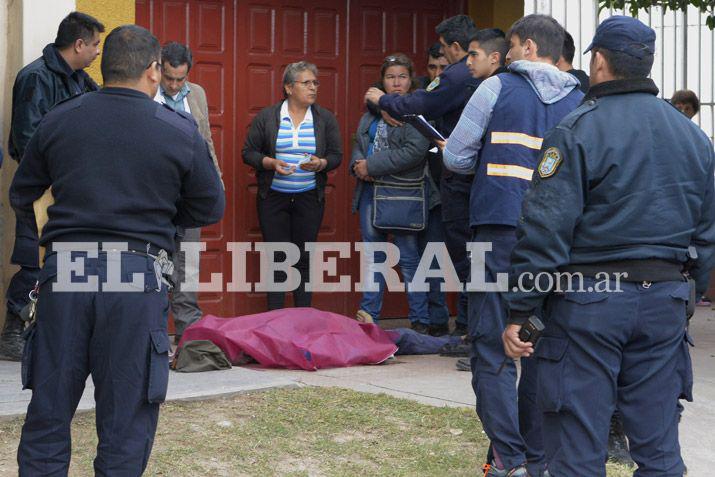 Un hombre murioacute mientras caminaba por el barrio John Kennedy