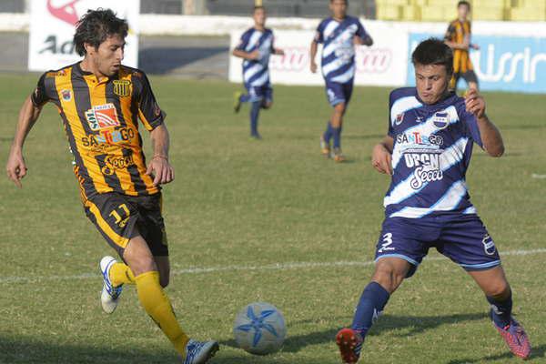 El Aurinegro despertoacute y goleoacute a Estudiantes de Huaico Hondo en el 8