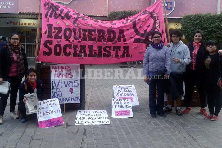 Santiaguentildeos marchan bajo la consigna #NiUnaMenos