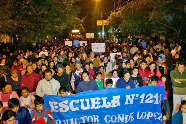 Consternacioacuten en Quimiliacute en el uacuteltimo adioacutes a los restos del menor Marito Agustiacuten Salto