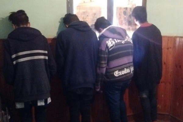 Presentacioacuten de buzos en La Banda terminoacute en batalla campal