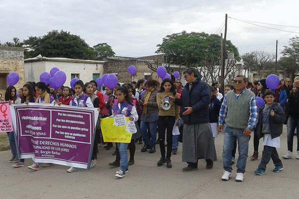 En cinco ciudades del sudeste se organizaron varias marchas contra la violencia de geacutenero