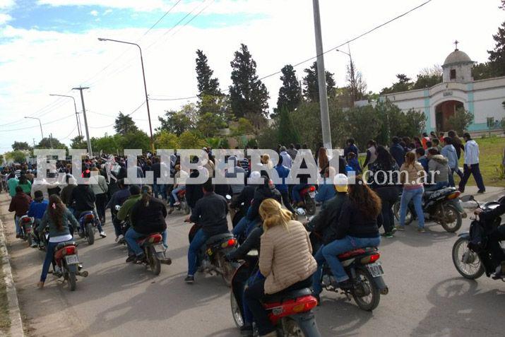  Todo el pueblo de Quimilí acompañó en el sepelio de Marito Agustín