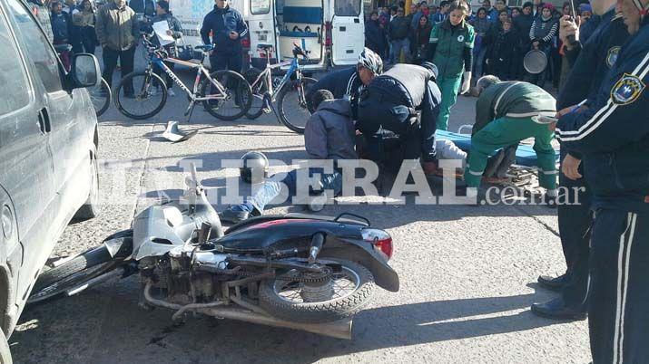 Fuerte choque en Avenida Belgrano dejoacute dos personas lesionadas