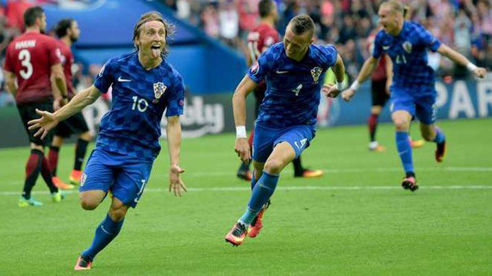 Miraacute el gol de Croacia con el que le ganoacute a Turquiacutea Grupo D