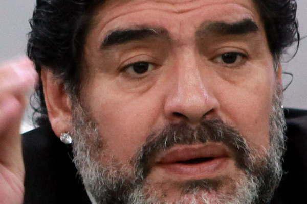 Maradona cambioacute el discurso y dijo que Messi es un chico sensacional