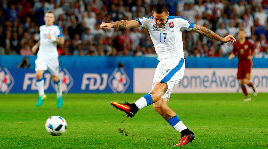 Weiss y Hamsik acaban con Rusia