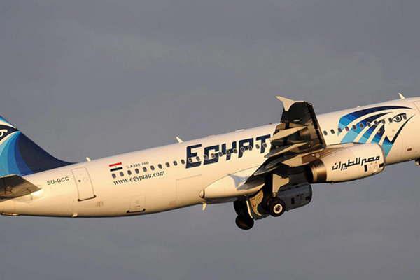 Hallaron caja negra del avioacuten de EgyptAir