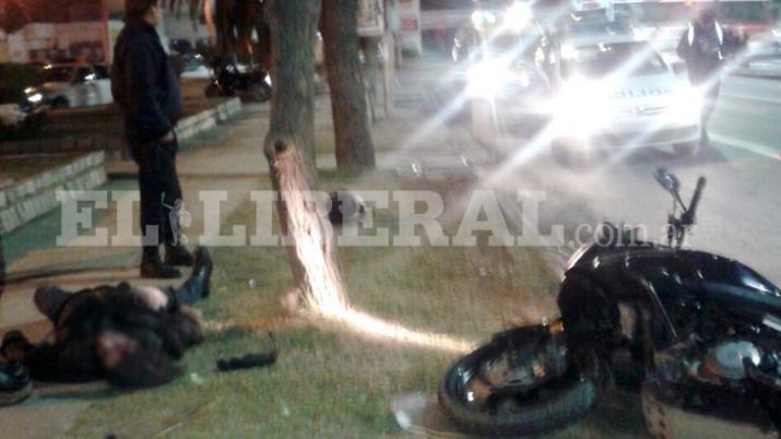 Motociclista grave al caer de su moto