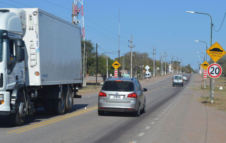 Incesante traacutefico en la ruta 6 por el cierre del fin de semana largo