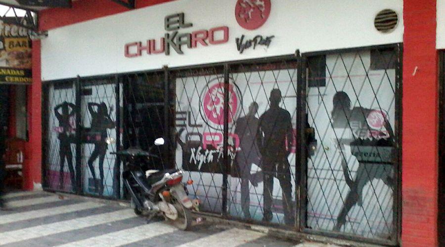 Dos joacutevenes arrojaron cerveza a un patovica en la puerta de pub y lo asesinaron de 6 puntazos