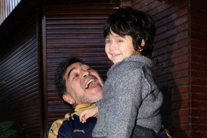 Maradona y su hijo ms pequeño