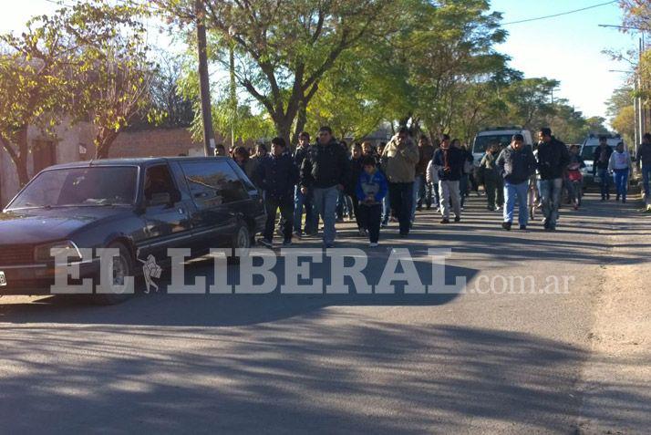 Dolor en el uacuteltimo adioacutes a la docente fallecida en accidente