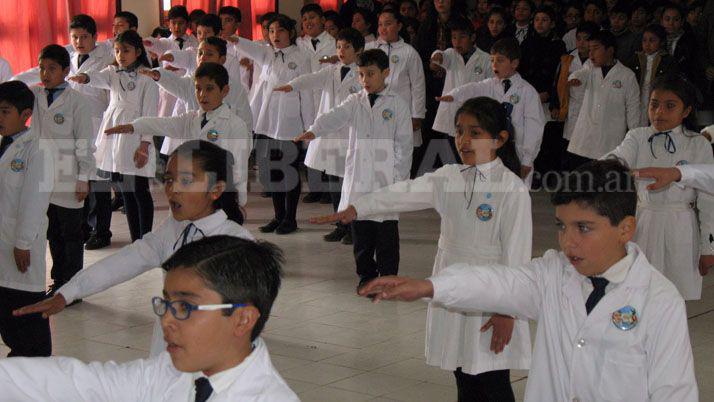 Alumnos prometieron lealtad a la Bandera