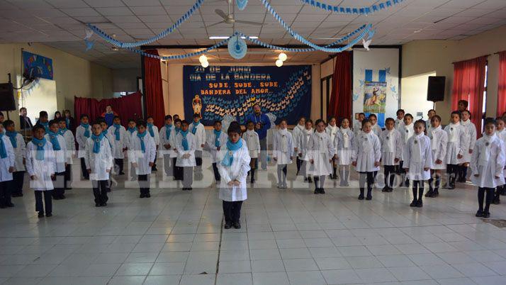 Alumnos prometieron lealtad a la Bandera