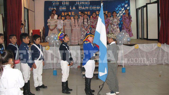 Alumnos prometieron lealtad a la Bandera