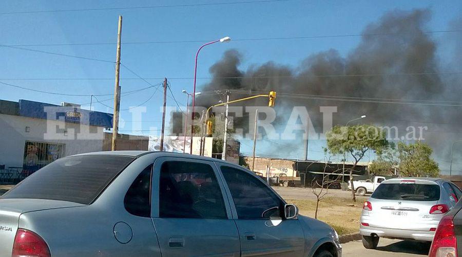 Quemaron cubiertas y alertaron a los Bomberos