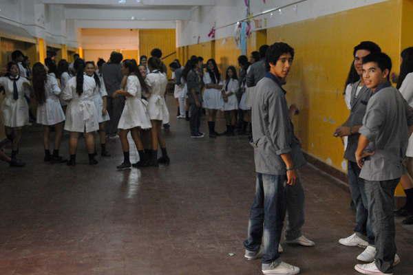 Hoy se retoma la actividad escolar para la segunda mitad del antildeo