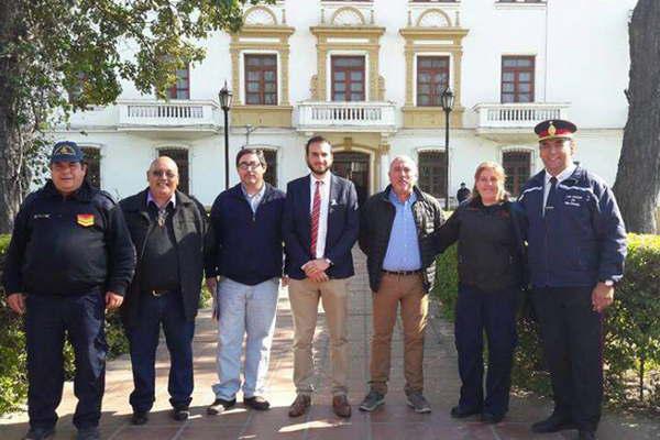 El Gobierno dio medio milloacuten de pesos  a los Bomberos Voluntarios termenses