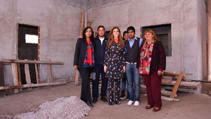 Claudia de Zamora estuvo en el nuevo edificio de la posta sanitaria