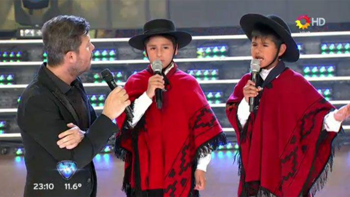 El video de los nintildeos santiaguentildeos que recitaron en ShowMatch