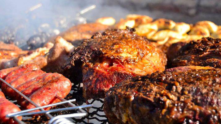 Estaba comiendo un asado y murioacute atragantado con un pedazo de carne