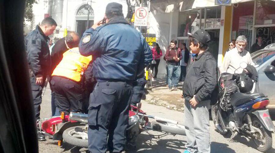 Choque de motos en Av Belgrano