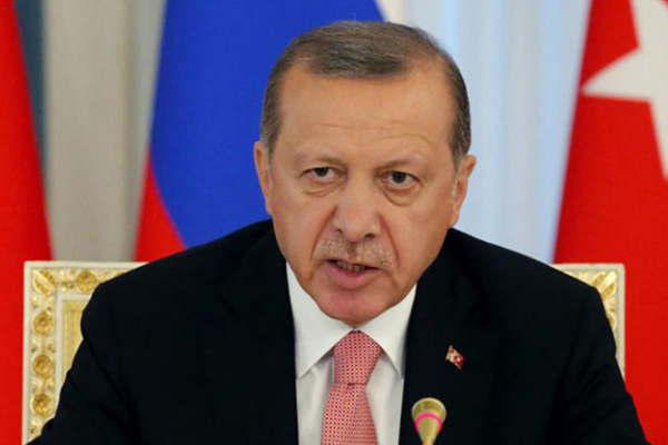 Recep Erdogan emplazoacute a Estados Unidos y le pidioacute que se decida entre Turquiacutea o el opositor Guumllen