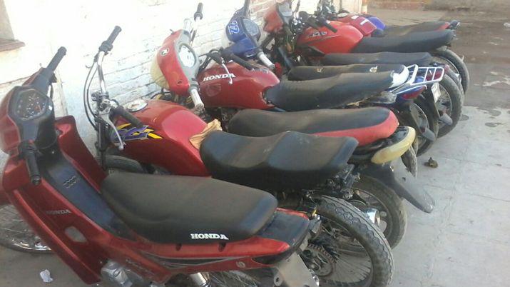 Secuestran decenas de motocicletas en Clodomira