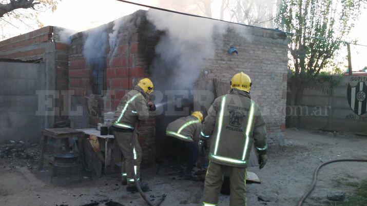 Incendio en barrio Mariano Moreno causoacute paacutenico