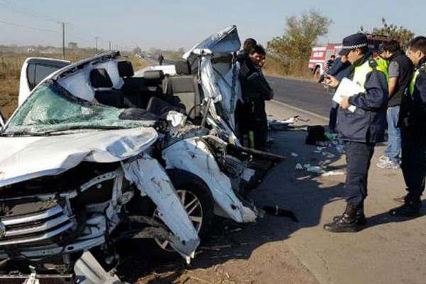 Quiso defender a su papaacute en  un robo y lo mataron a puntildealadas