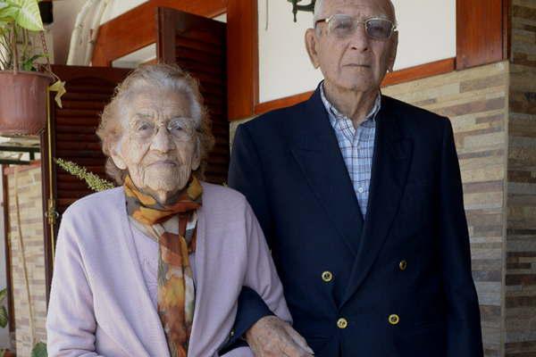 Mariacutea y Joseacute 70 antildeos de casados y toda una vida repleta de amor