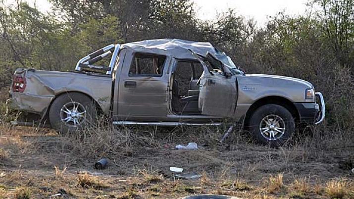 Camioneta protagonizoacute un violento vuelco sobre ruta 9