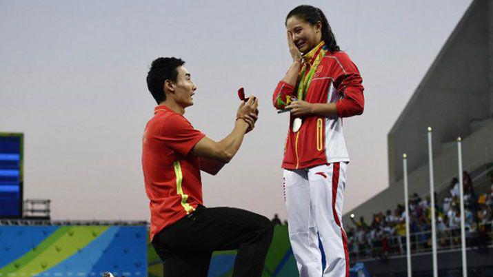 Amor Oliacutempico- Ella ganoacute la medalla de plata y el novio le regaloacute el oro