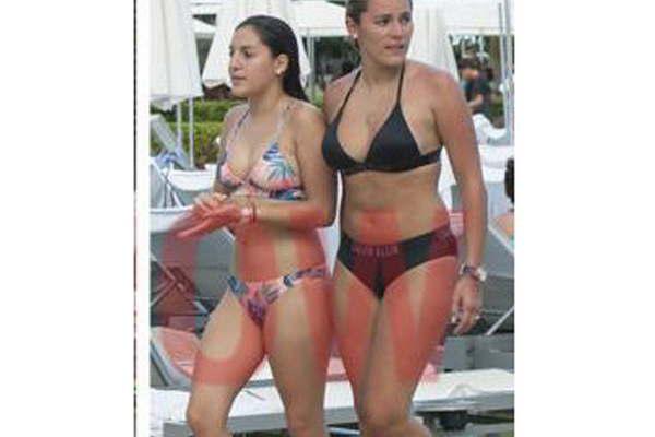 Rociacuteo Oliva y Jana Maradona en bikini  en Miami 