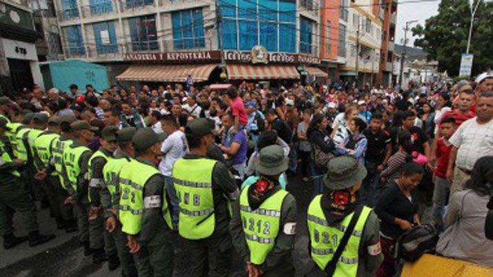 Unos 127000 venezolanos cruzaron a Colombia desde la reapertura de la frontera