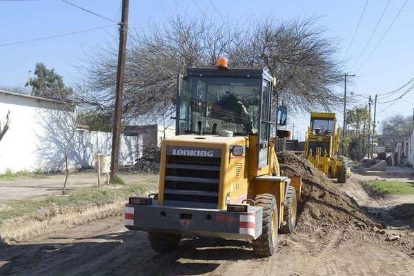 Siguen los trabajos de pavimentacioacuten y mejora de calles en Villa Suaya