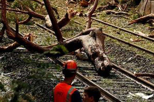 Accidente en tren provoca diez heridos graves