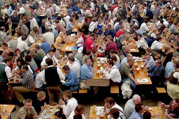 Por atentados Muacutenich prohibioacute bolsos durante el Oktoberfest