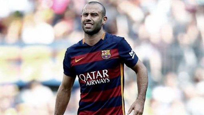 Mascherano sufrioacute una distensioacuten pero igual estaraacute frente a Uruguay