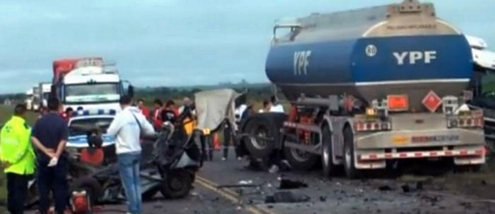 Tres maestros murieron en brutal choque sobre la Ruta 157