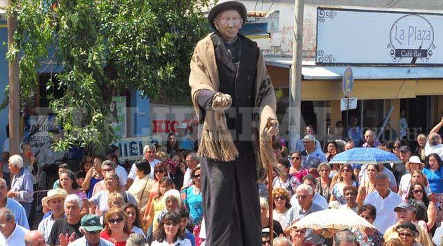 La imagen peregrina del Cura Brochero recorrer� el Camino Real hasta llegar a Santiago junto a la Virgen de Loreto