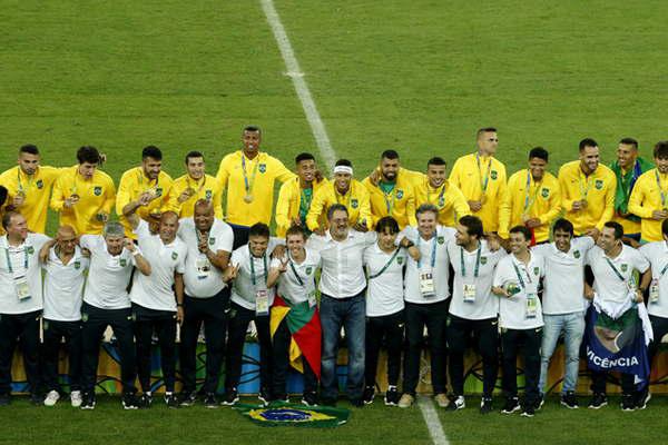 Brasil rompioacute el maleficio y ganoacute el oro 