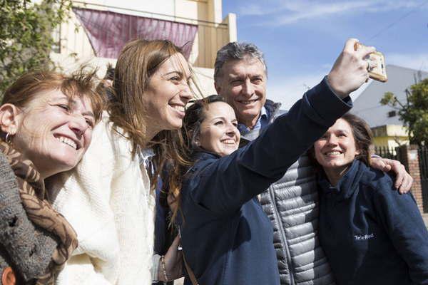 Macri salioacute con casi todo el oficialismo a tocar timbres en todo el paiacutes