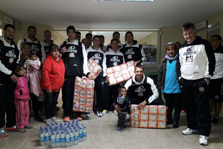 Oliacutempico entregoacute donaciones en el hospital de Termas