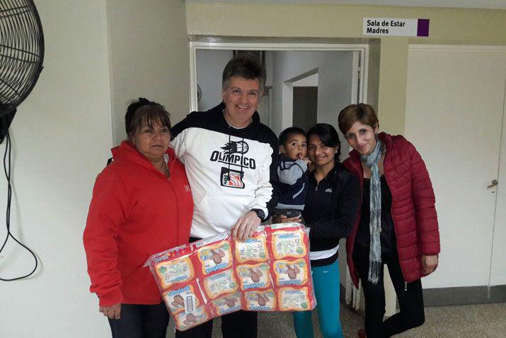 Oliacutempico entregoacute donaciones en el hospital de Termas