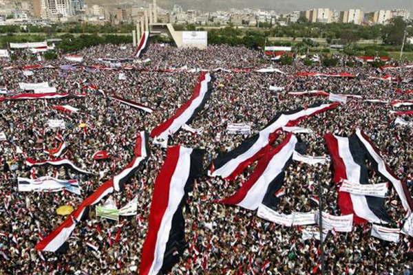 Masivo respaldo en Yemen al gobierno rebelde